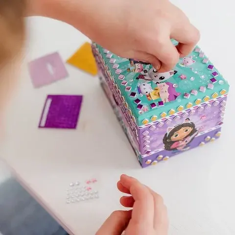 Totum Decoreaza cutia cu bijuterii - Gabby's Dollhouse