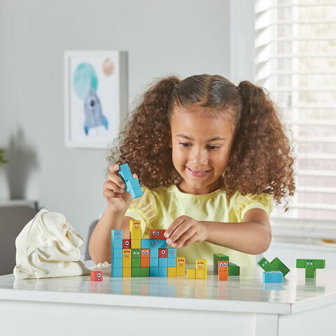 Hand2Mind Set activitati cu cuburi din lemn - Numberblocks®