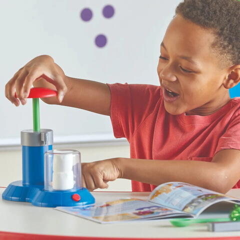 Learning Resources Set experimente STEM Explorers™ - Stiinta supereroilor